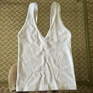 White ribbed cropped tank top